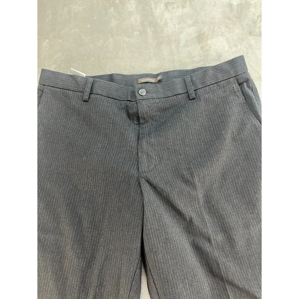 Dockers D3 Classic Fit Pants Men's 38x34 Gray Pleated D2 Preppy